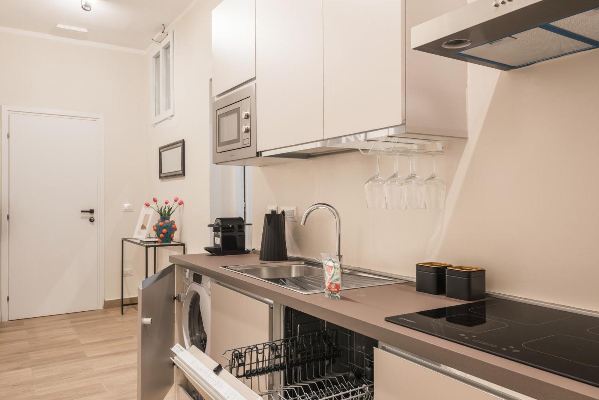 C3 Top Class Apartment, 2 Camere Da Letto, 2 Bagni, Giardino Distante 15 Minuti A Piedi Da Fontana Di Trevi Roma Exterior foto